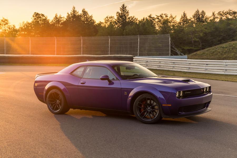  Dodge Challenger R/T Scat Pack Widebody (LC) 2018 года  (фото 22 из 48)